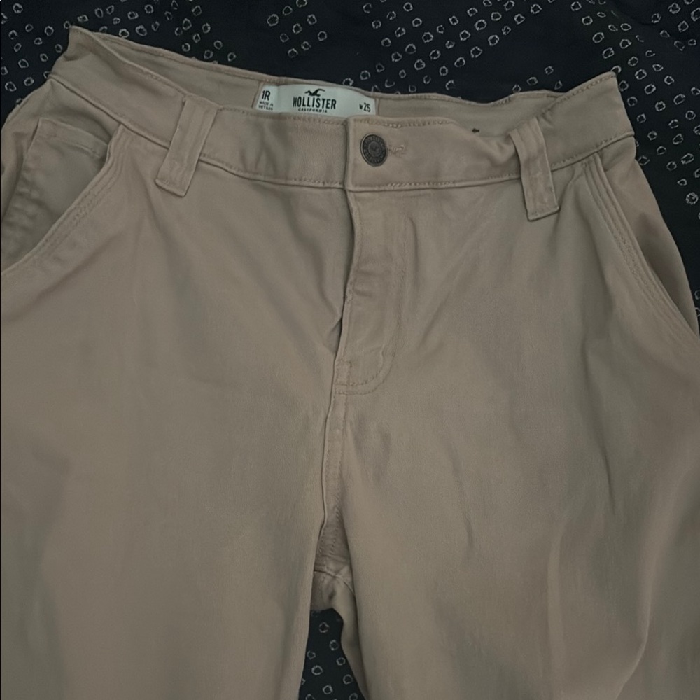 Hollister Women’s Khaki “High Rise Utility Dad” Pants